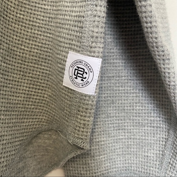 REIGNING CHAMP SWEATER - Picture 4 of 6